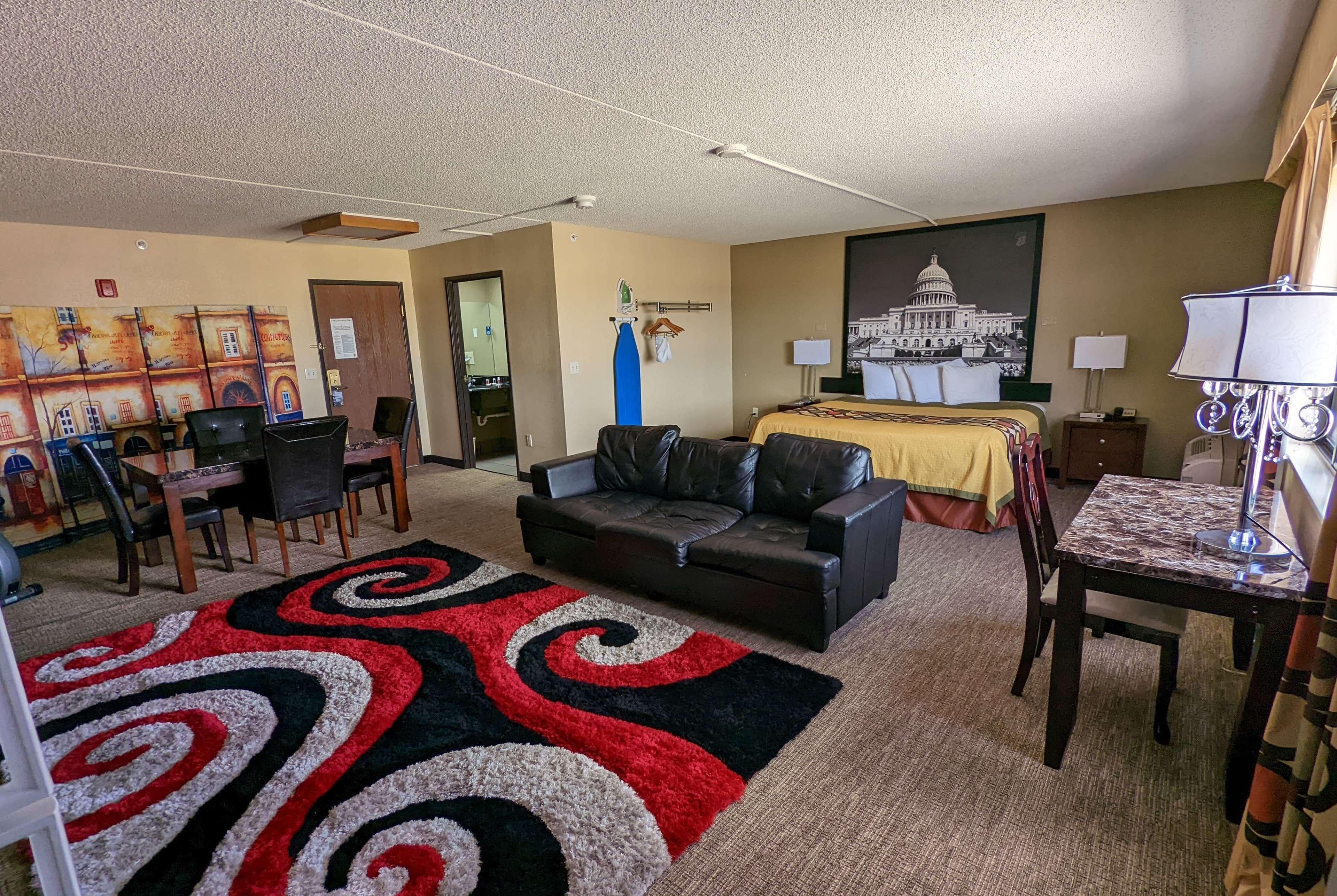 Super 8 By Wyndham Wichita North Hotel Екстериор снимка