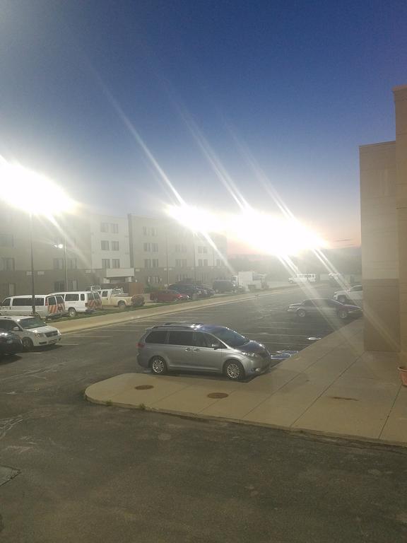 Super 8 By Wyndham Wichita North Hotel Екстериор снимка