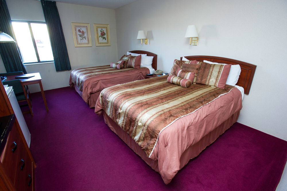 Super 8 By Wyndham Wichita North Hotel Екстериор снимка