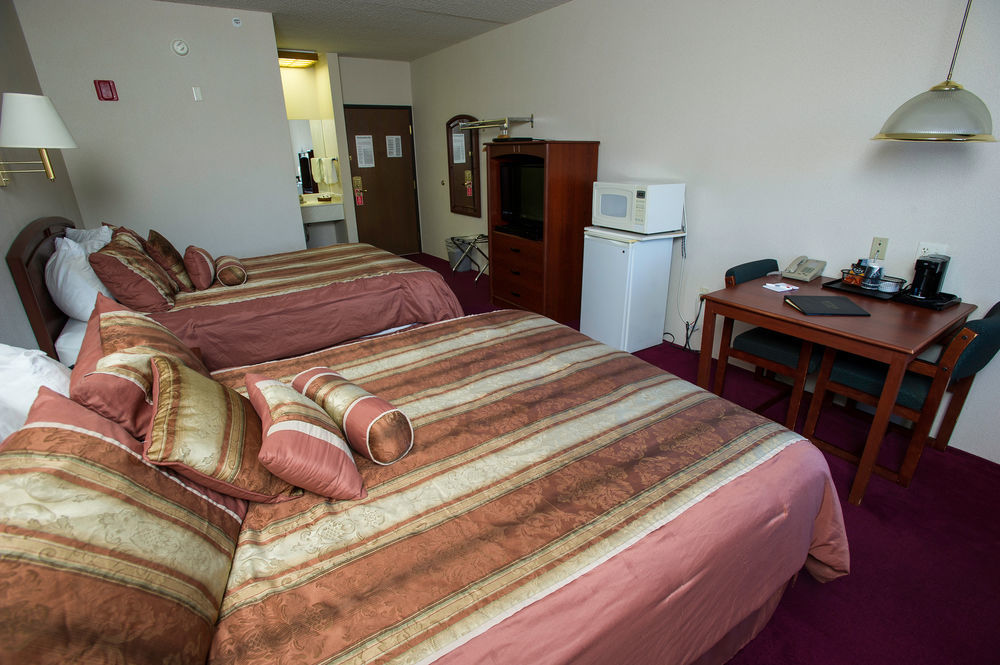 Super 8 By Wyndham Wichita North Hotel Екстериор снимка